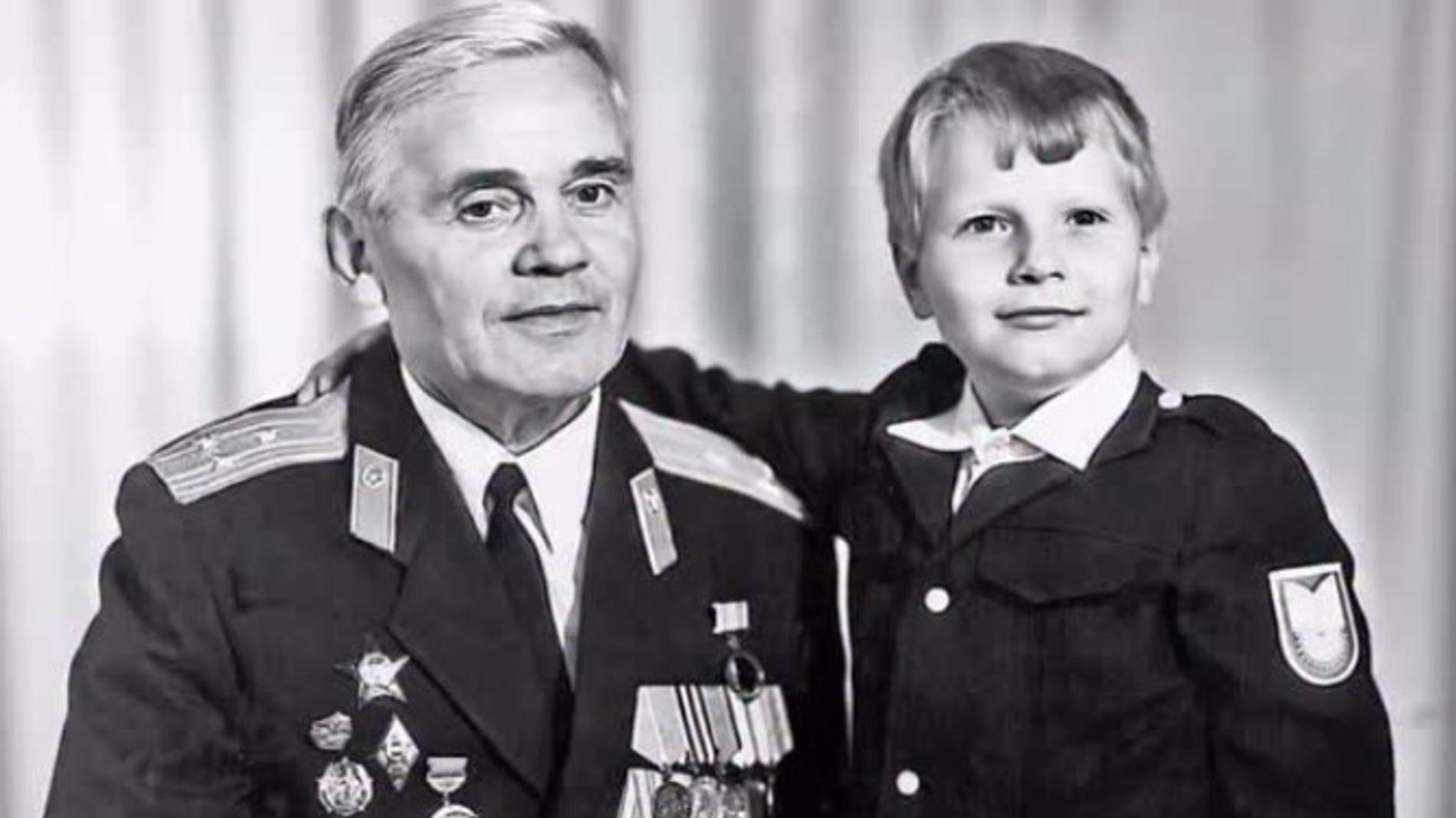 Николай Басков с дедушкой. Фото: Инстаграм* @nikolaibaskov