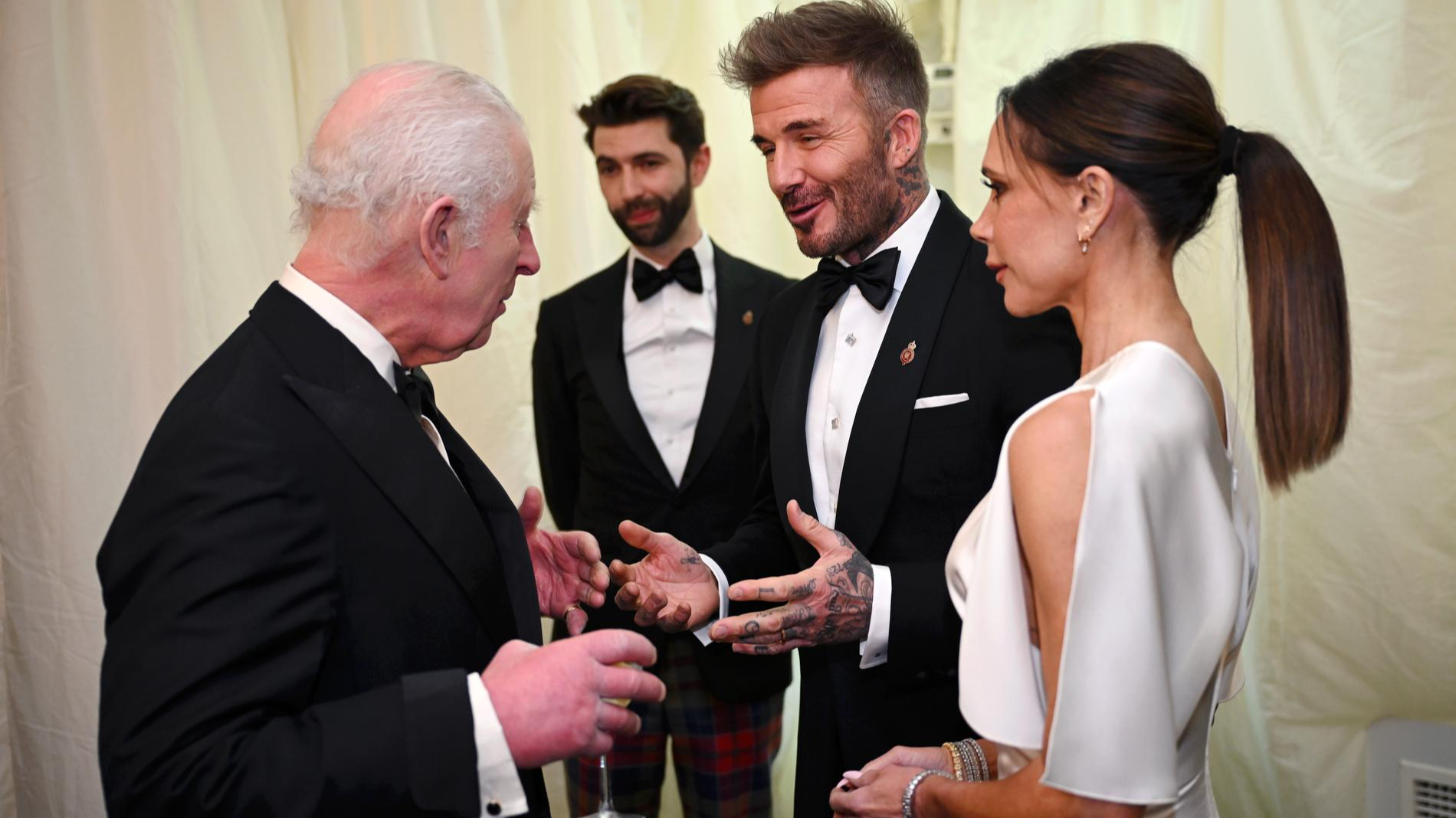 Король Чарльз, Дэвид и Виктория Бекхэм. Фото: Getty Images