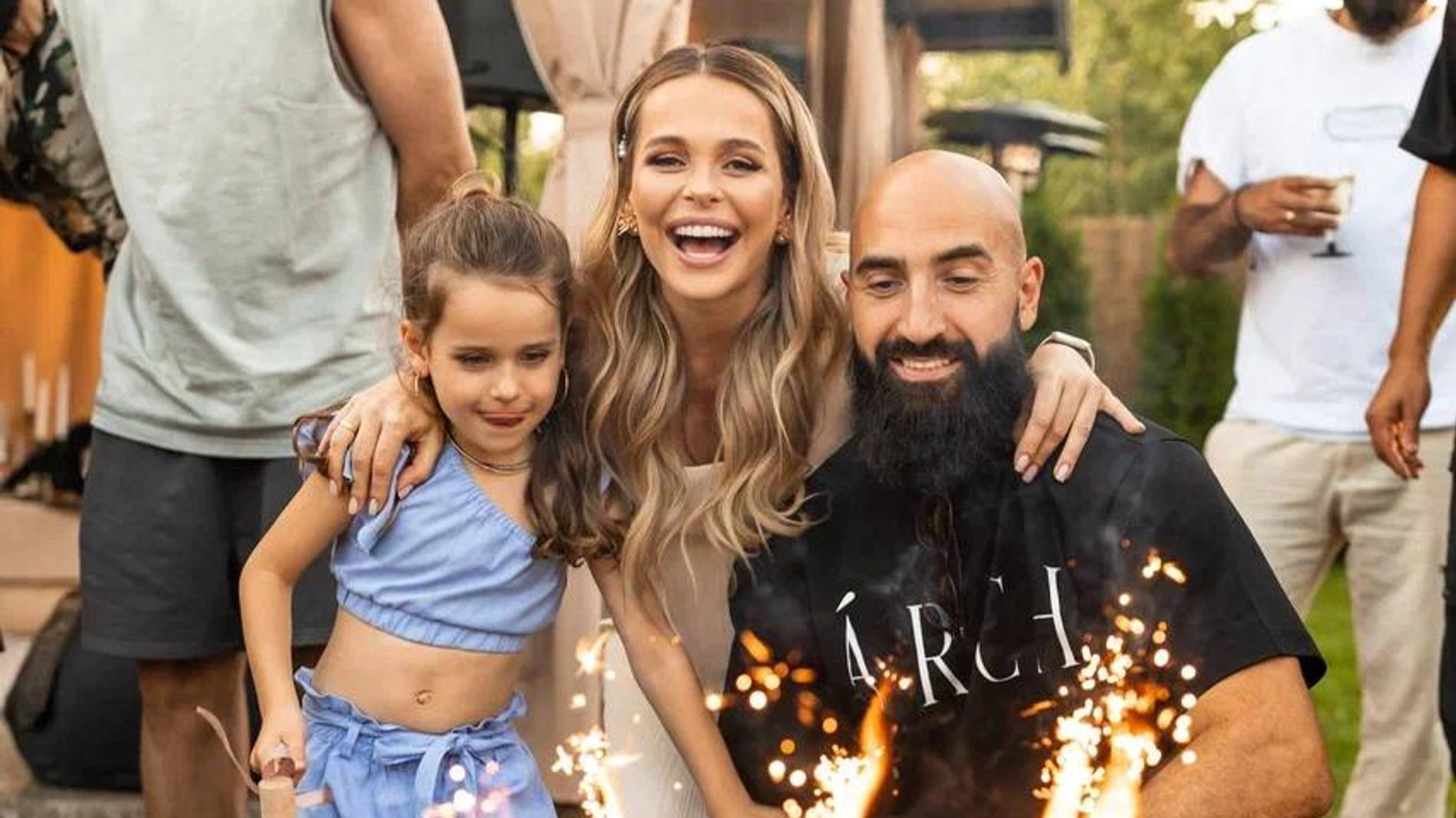 Анна Хилькевич с мужем и дочерью. Фото: телеграм @khilkevich_anna