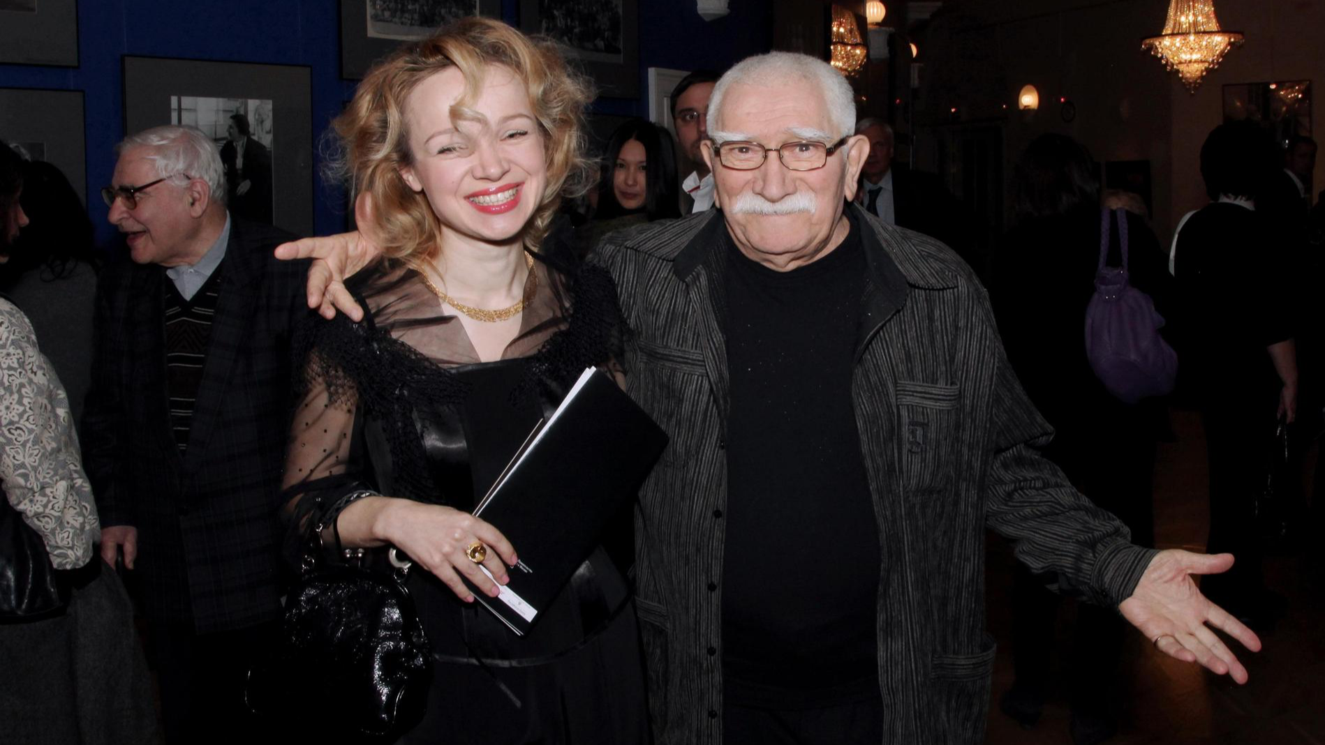 Виталина Цымбалюк-Романовская и Армен Джигарханян. Фото: Legion-Media