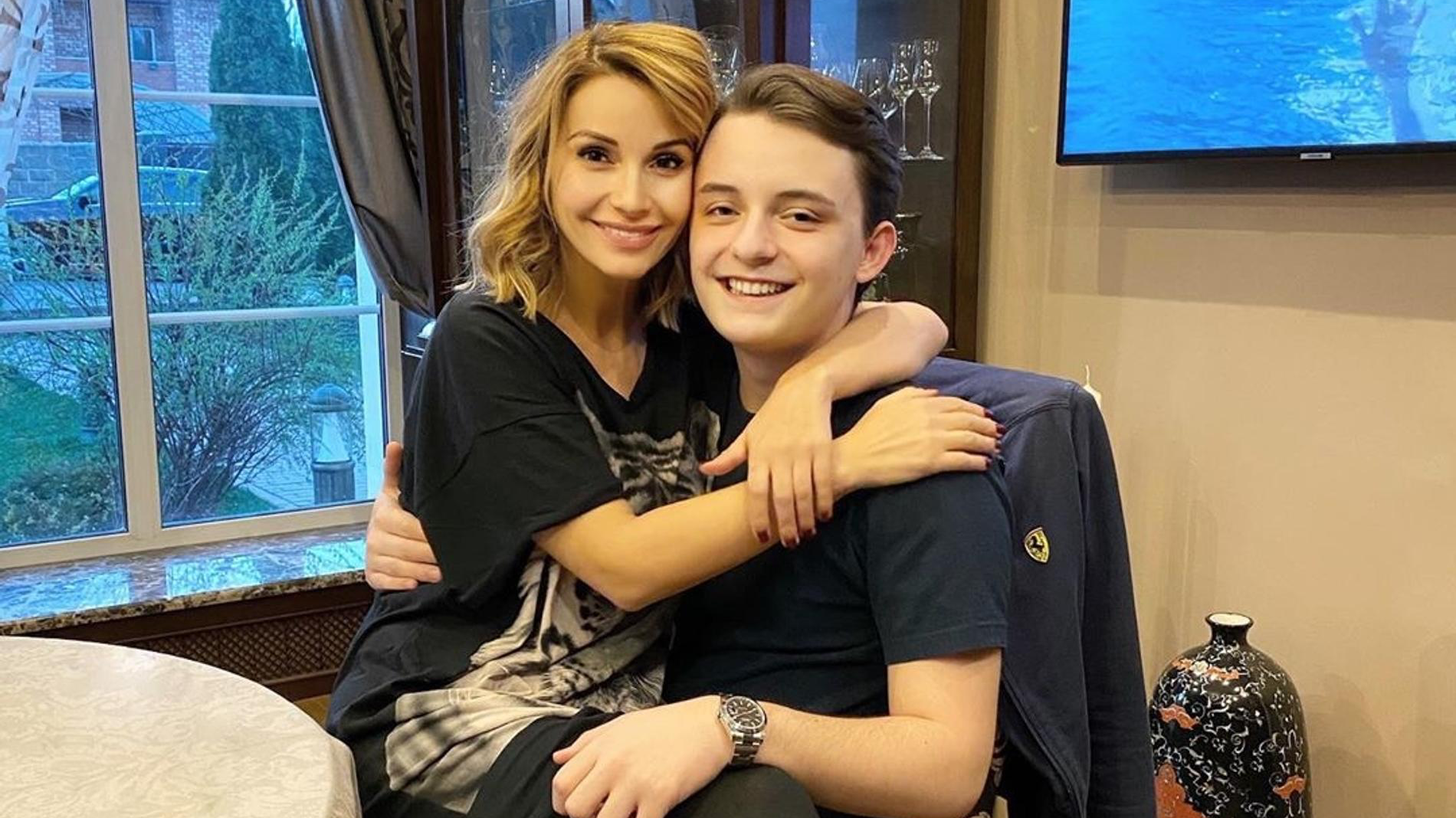 Ольга Орлова с сыном Артёмом. Фото: Инстаграм* @olgaorlova1311