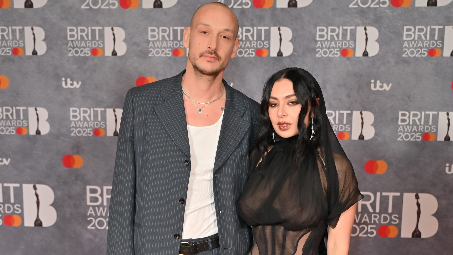 Шарлотта Эмма Эйчисон и Джордж Дэниел. Фото: Getty Images