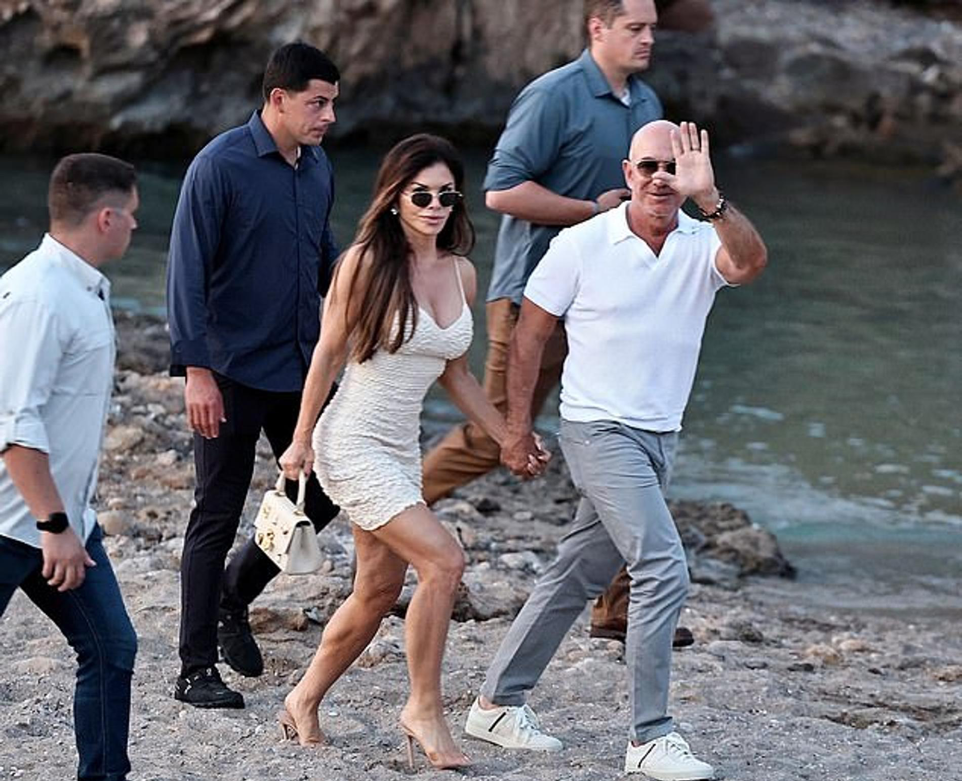 Лорен Санчес и Джефф Безос. Фото: Back Grid