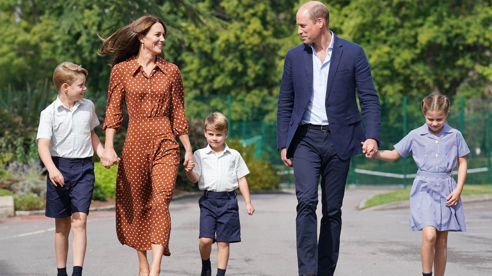 Кейт Миддлтон и принц Уильям с сыновьями Джорджем и Луи и дочерью Шарлоттой. Фото: Getty Images