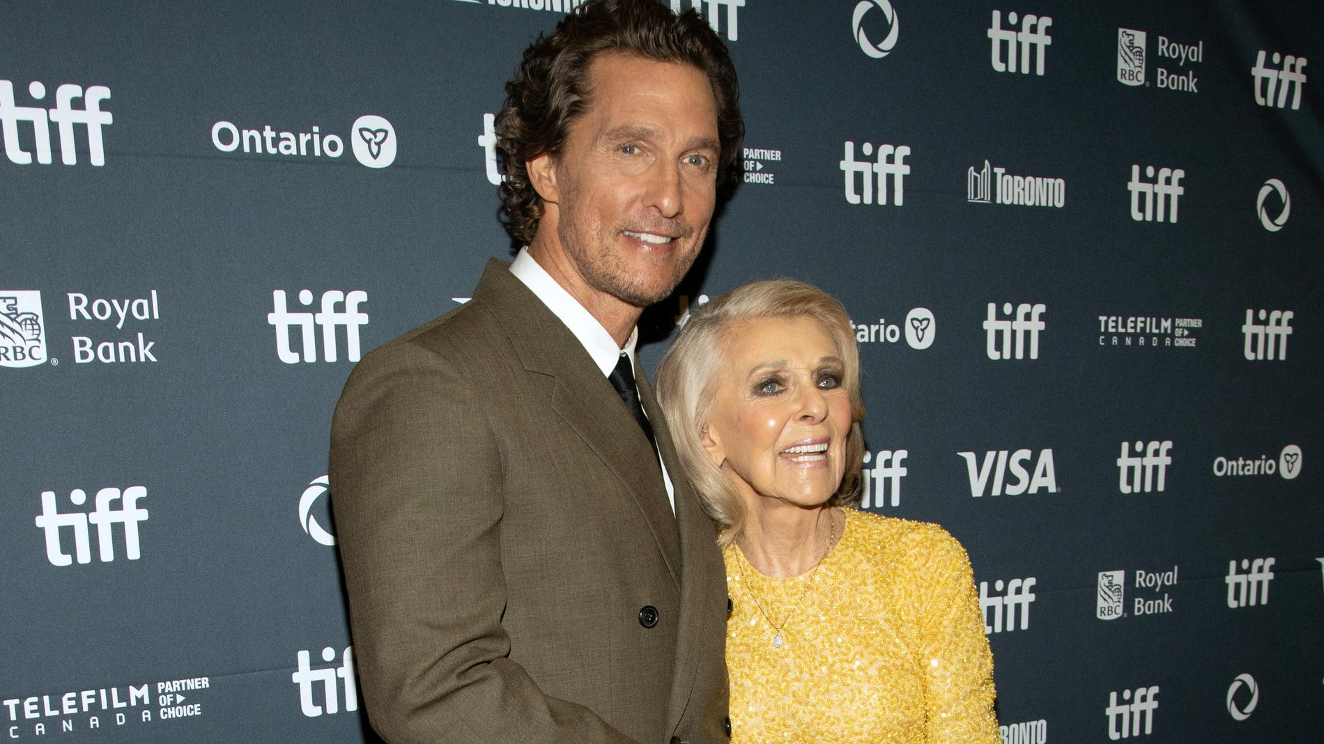 Мэттью Макконахи с матерью. Фото: Getty Images