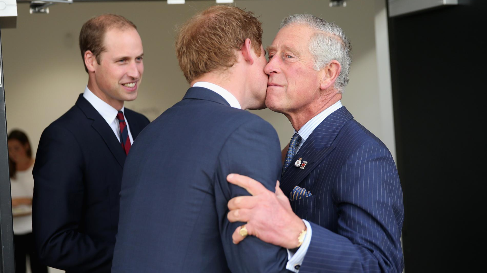 Король Карл III с сыновьями. Фото: Getty Images