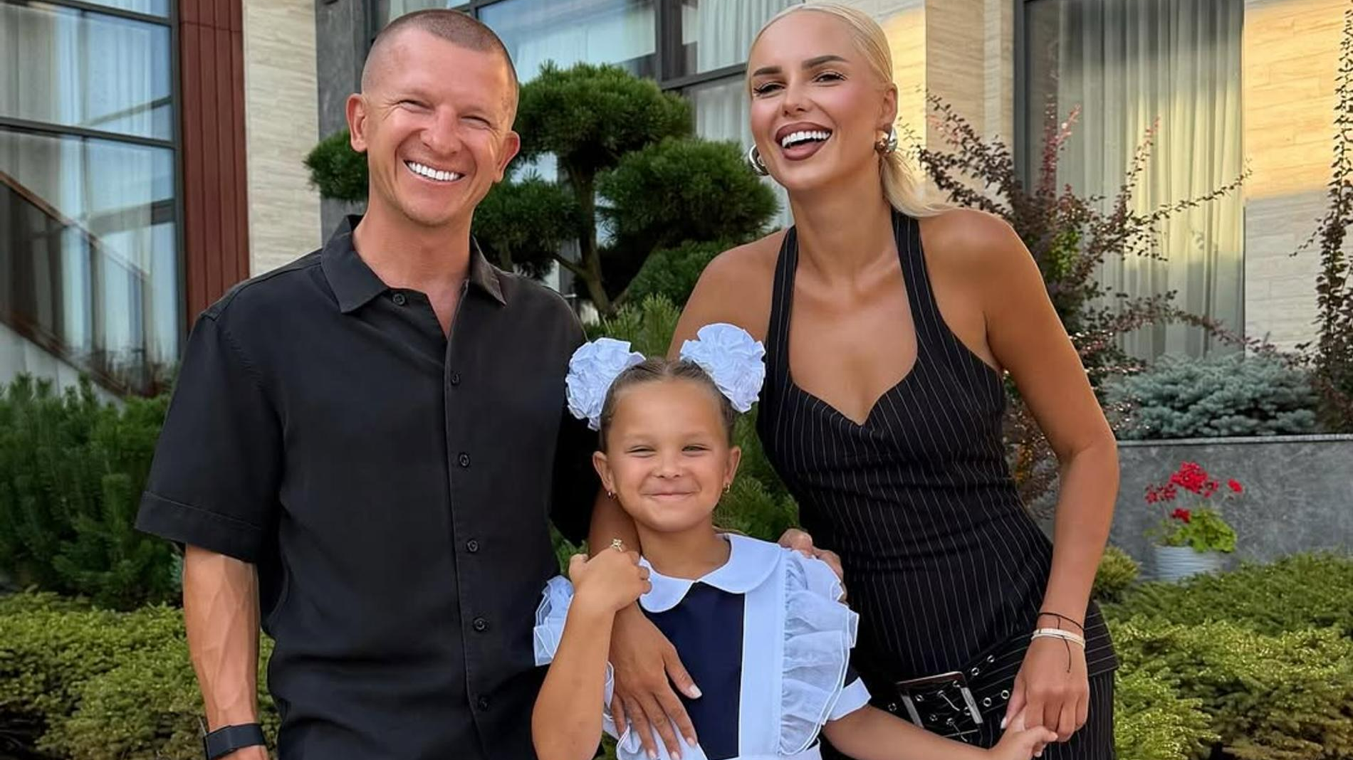 Ханна с мужем и дочерью. Фото: Инстаграм (запрещён в РФ) @offi_hanna