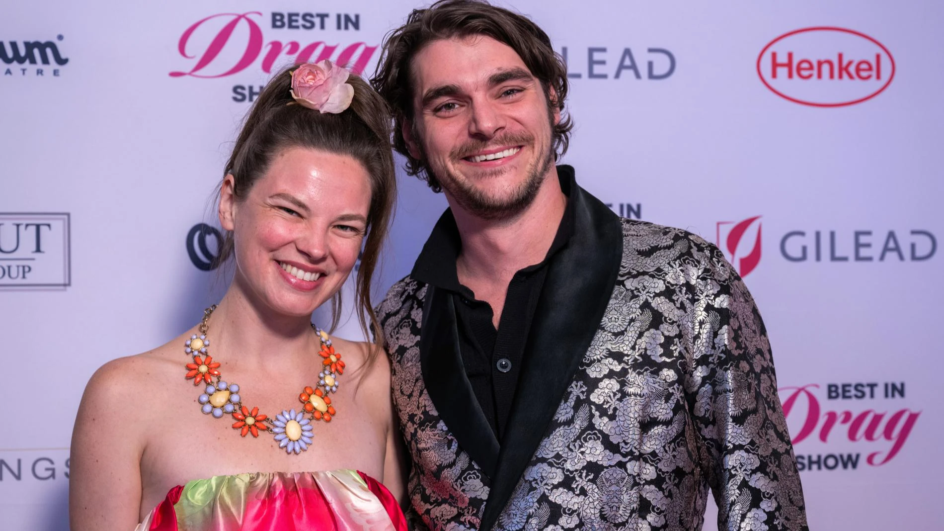 Ар-Джей Митт с невестой. Фото: Getty images