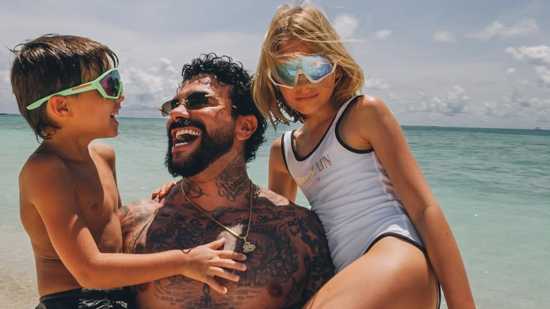 Тимати с сыном Ратмиром и дочерью Алисой. Фото: Инстаграм (запрещён в РФ) @timatiofficial