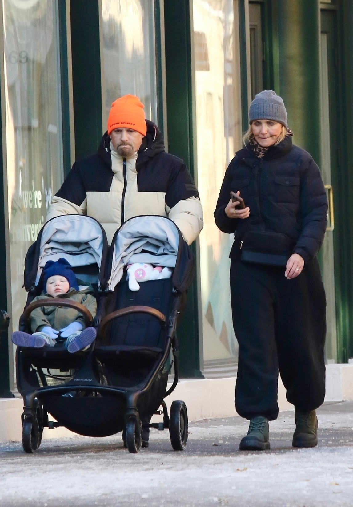 Кэмерон Диаз с мужем и детьми. Фото: Daily Mail