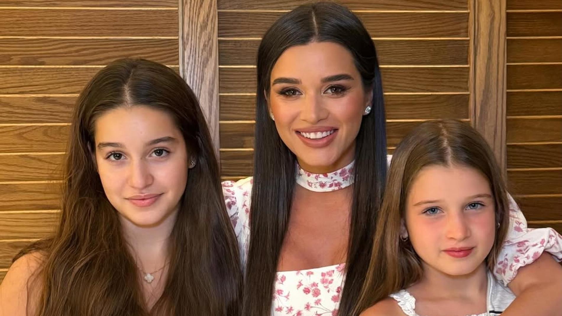 Ксения Бородина с дочерьми. Фото: Инстаграм (запрещён в РФ) @borodylia0803