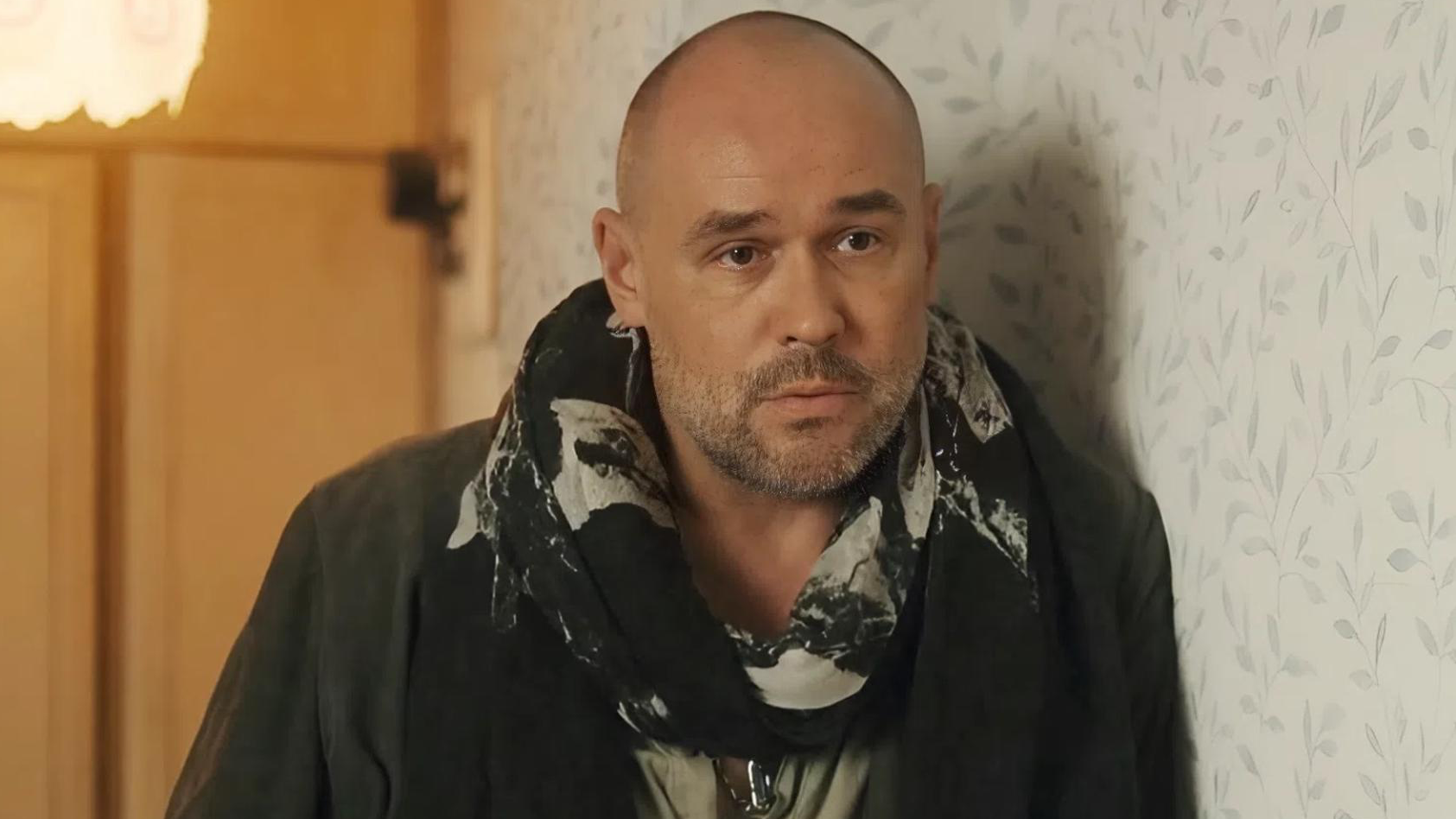 Максим Аверин. Фото: Кадр из сериала "Всем по 50" (2023)