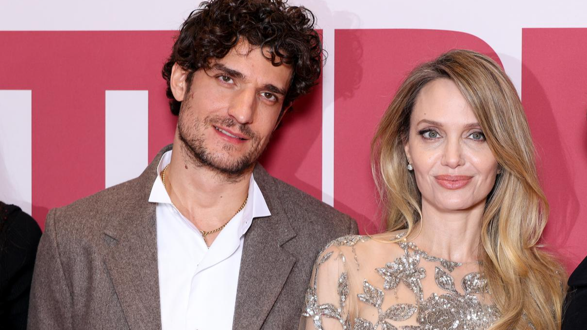 Луи Гаррель и Анджелина Джоли. Фото: Getty Images