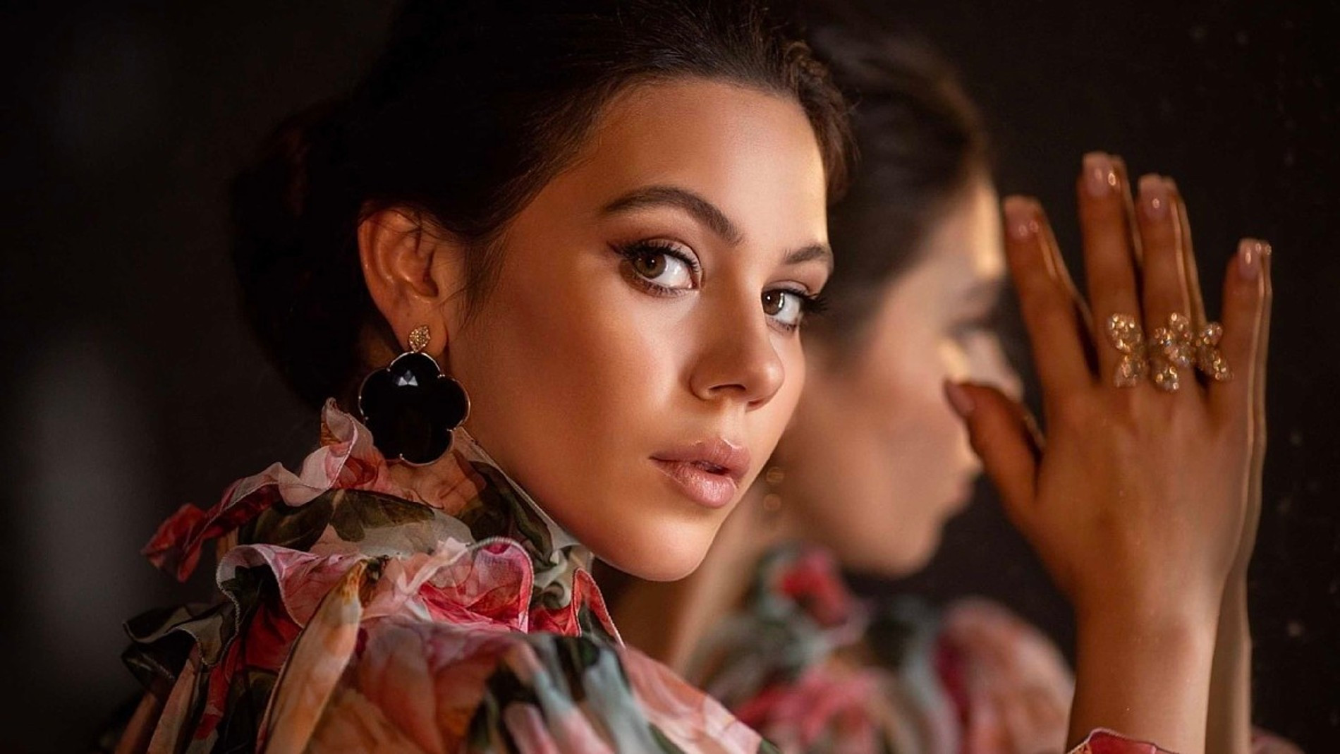 Кадр из клипа Sia