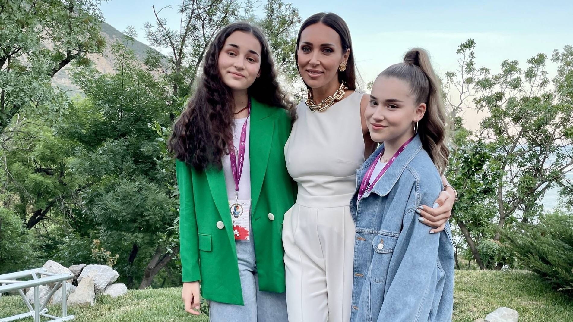 Алсу с дочерьми Микеллой и Сафиной
