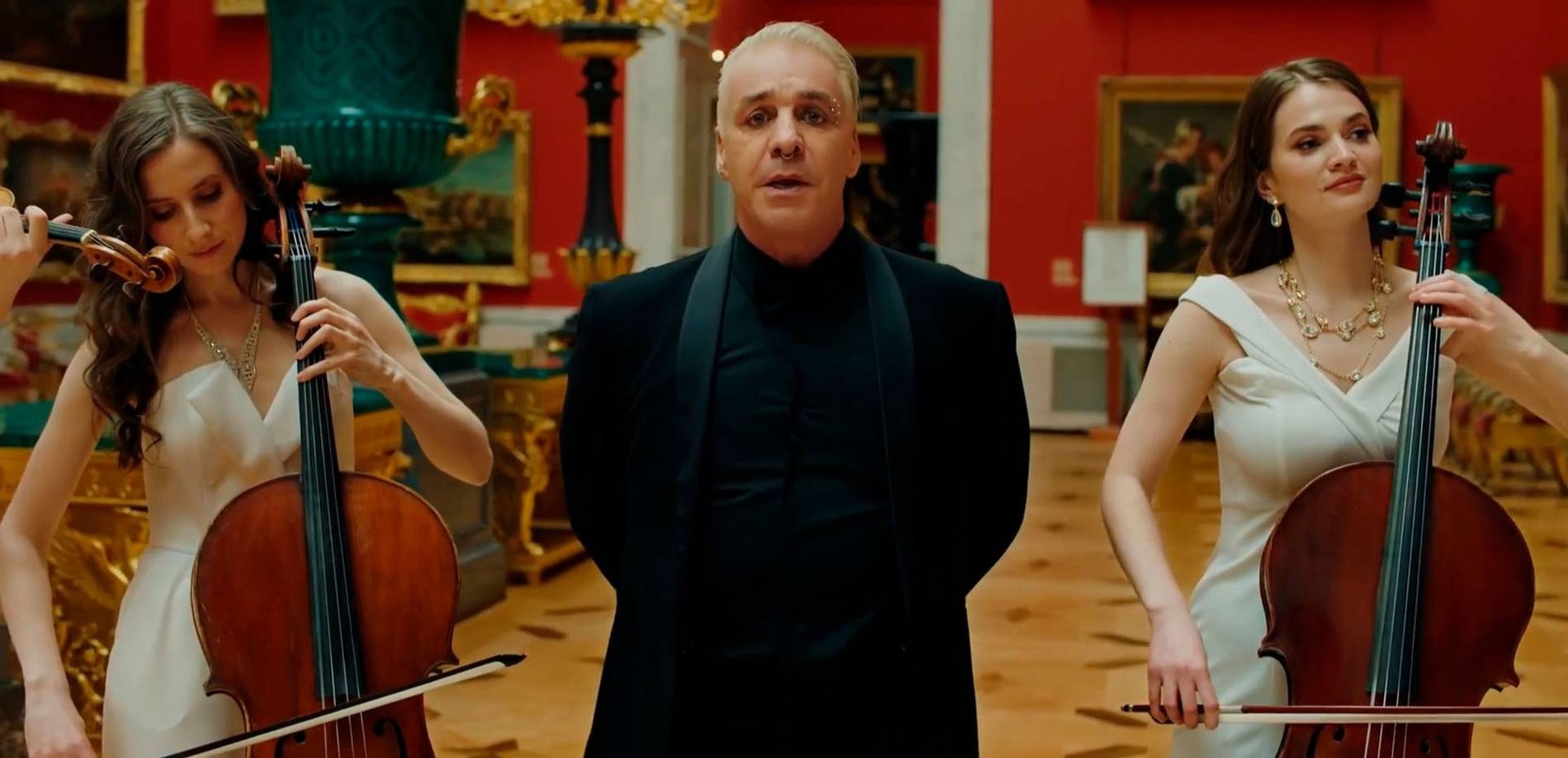 Кадр из клипа