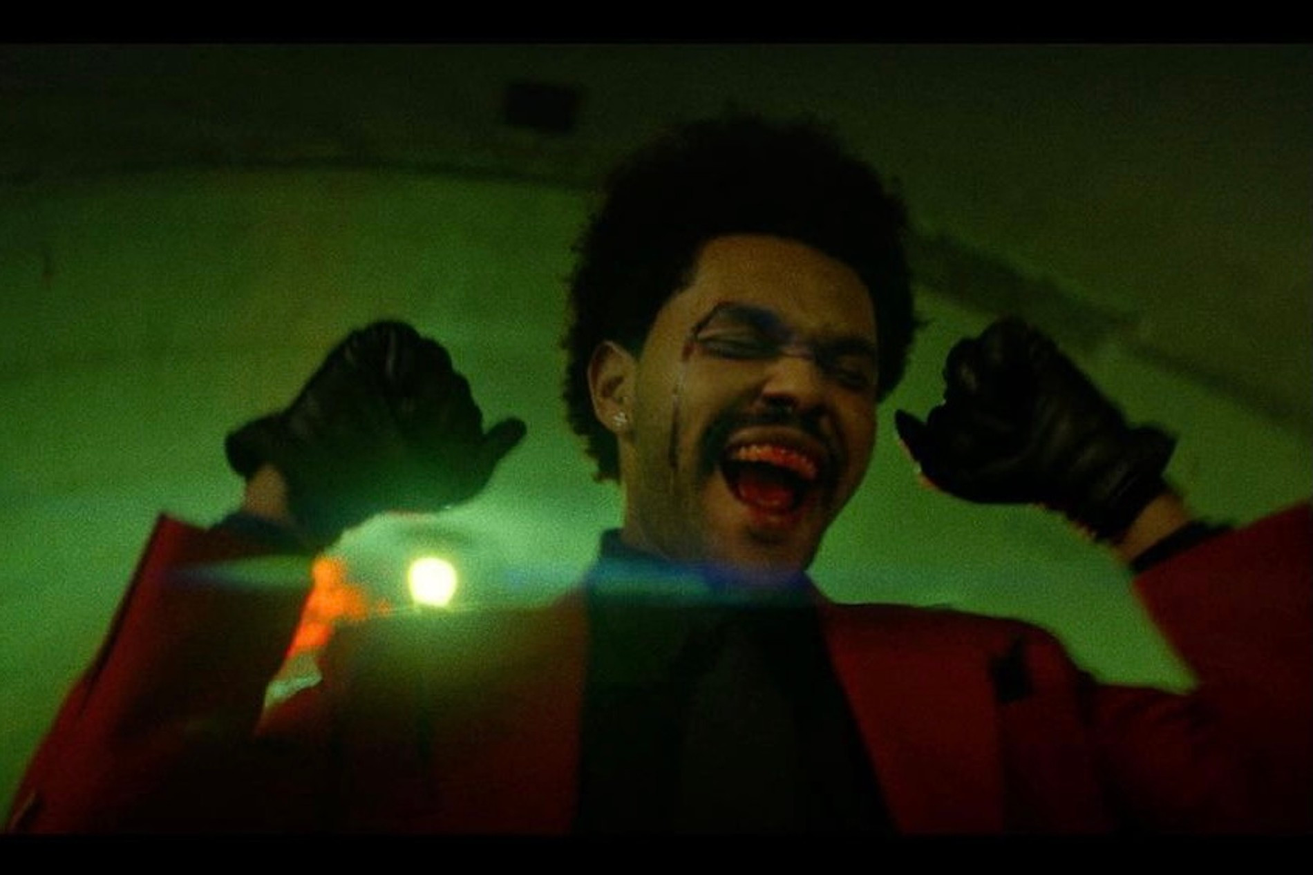 Фото: @theweeknd