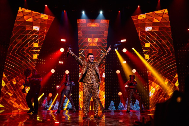 Михаил Галустян