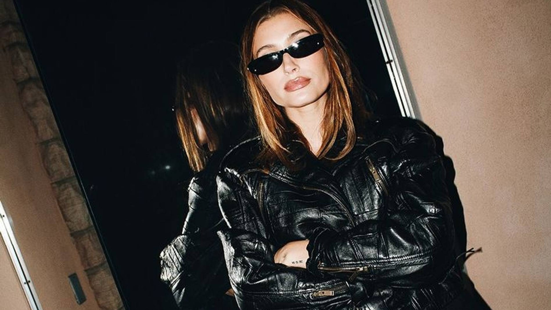  Хейли Бибер
Фото: Instagram (запрещен на территории РФ) @ysl