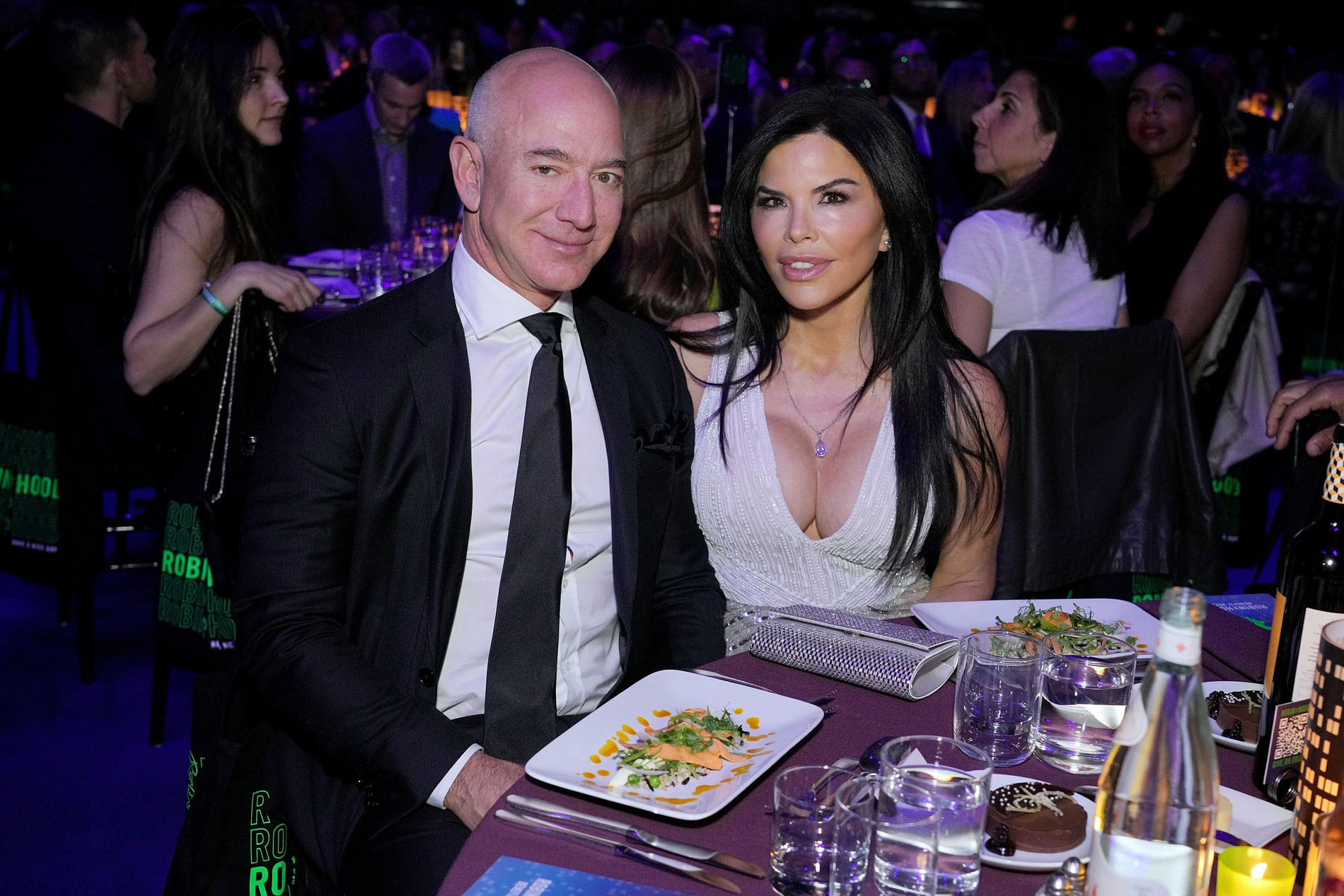 Джефф Безос и Лорен Санчес
Фото: Getty Images 