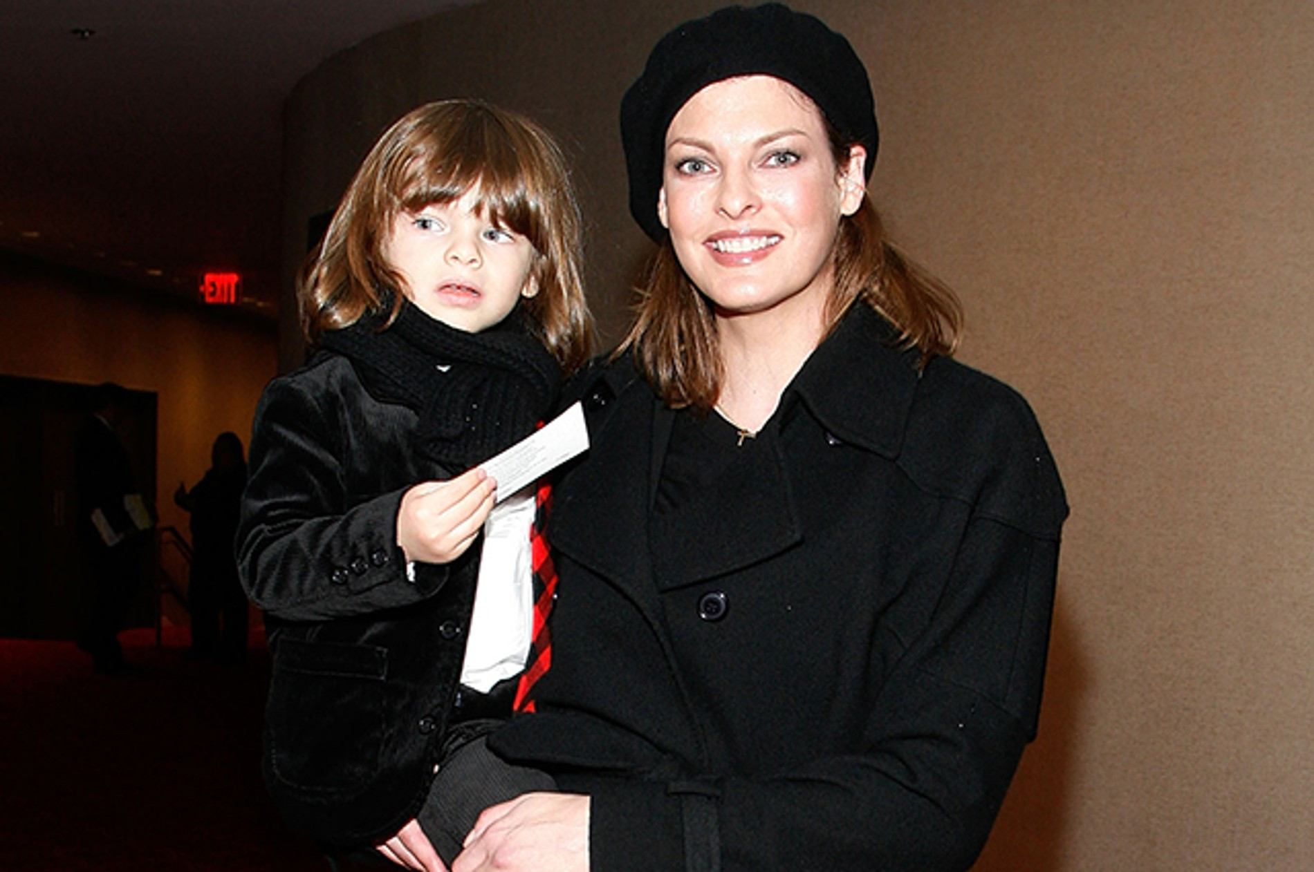 Линда Евангелиста и ее сын Августин
Фото: Getty Images