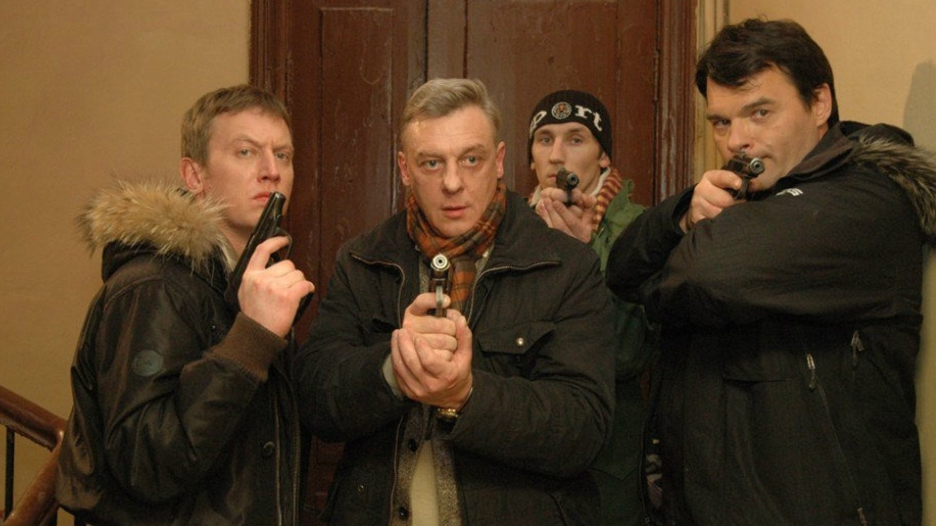 Актеры  «Улиц разбитых фонарей», кадр из сериала
