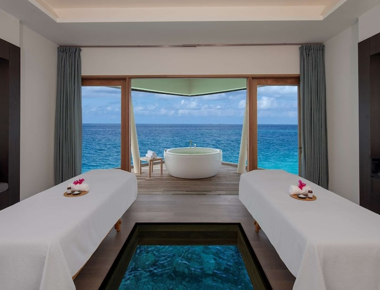 Один из спа-залов в Radisson Blu Resort Maldives