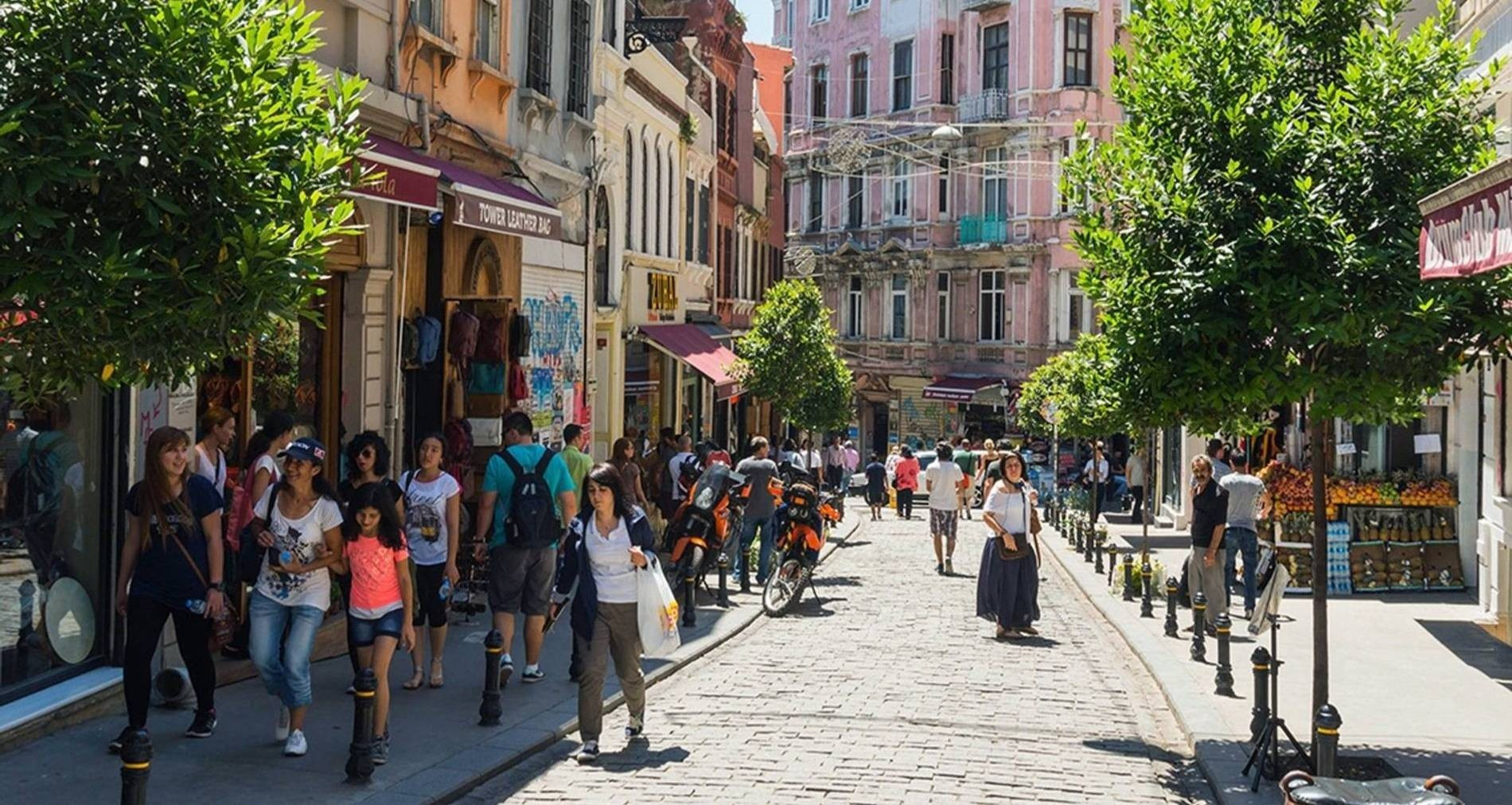 Улица Истикляль в Стамбуле
cappadociavisit.com