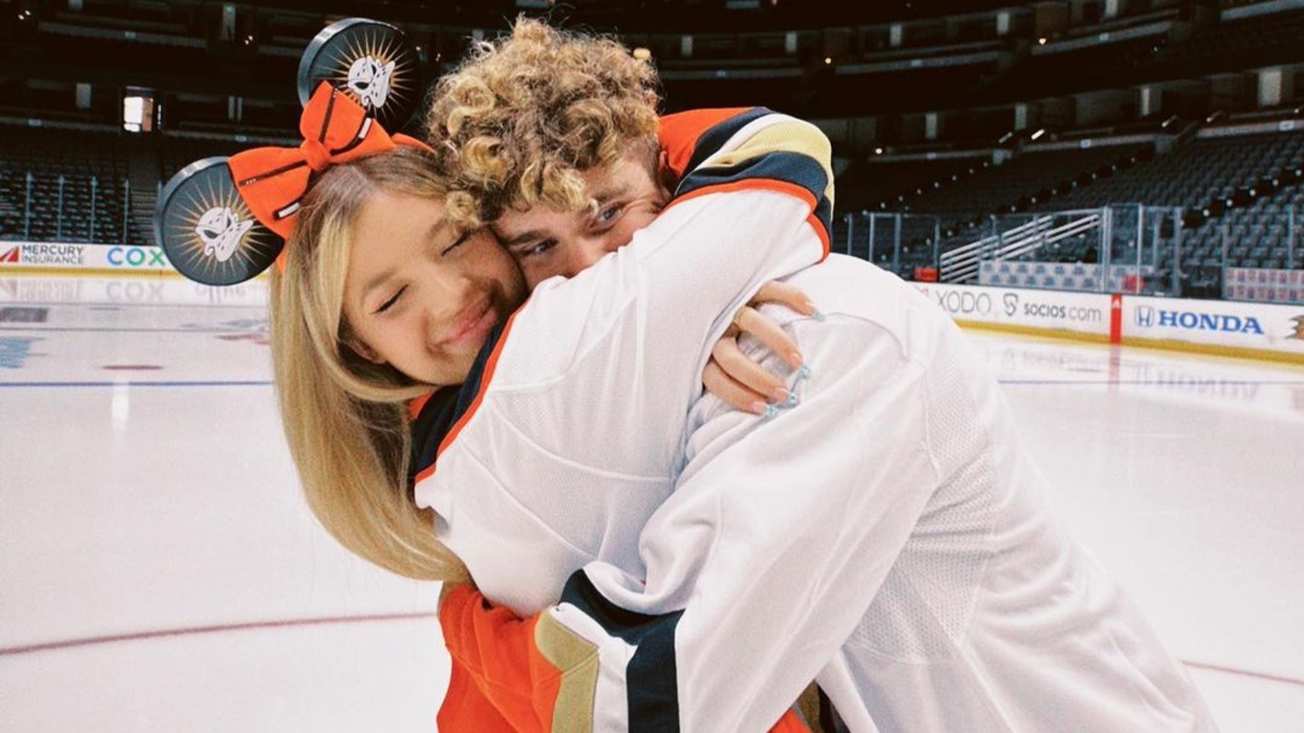 Аня Покров и Артур Бабич
Фото: Инстаграм (запрещен в РФ) / @pokrov90