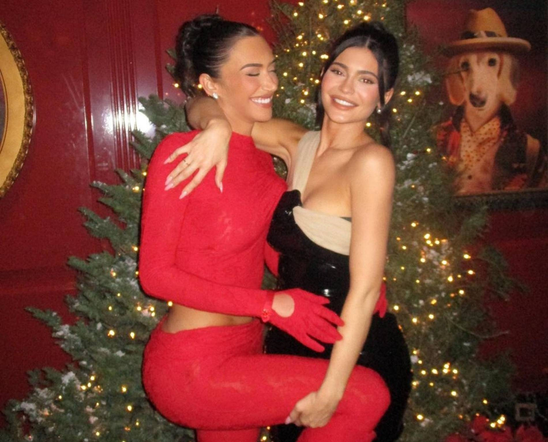 Анастасия Караниколау и Кайли Дженнер
Фото: Инстаграм (запрещен в РФ)