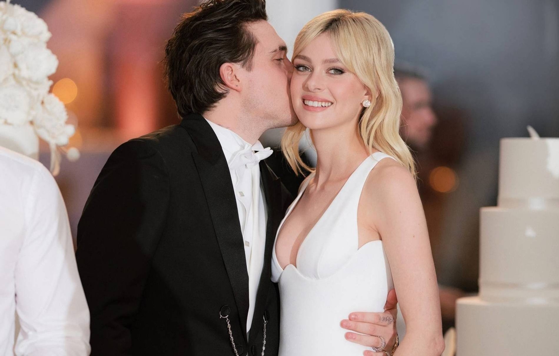 Бруклин Бекхэм и Никола Пельтц на своей свадьбе
Фото: Vogue