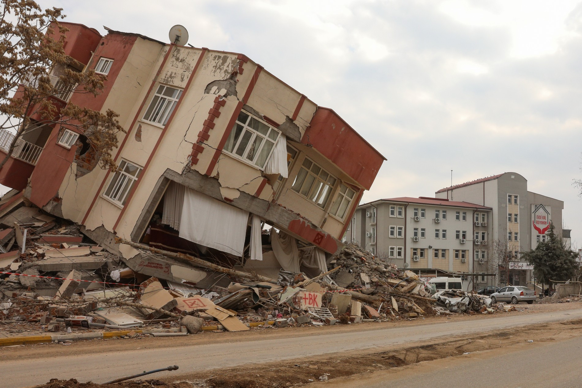 Последствия разрушительных землетрясений в Турции в феврале 2023 года
Фото: Getty Images