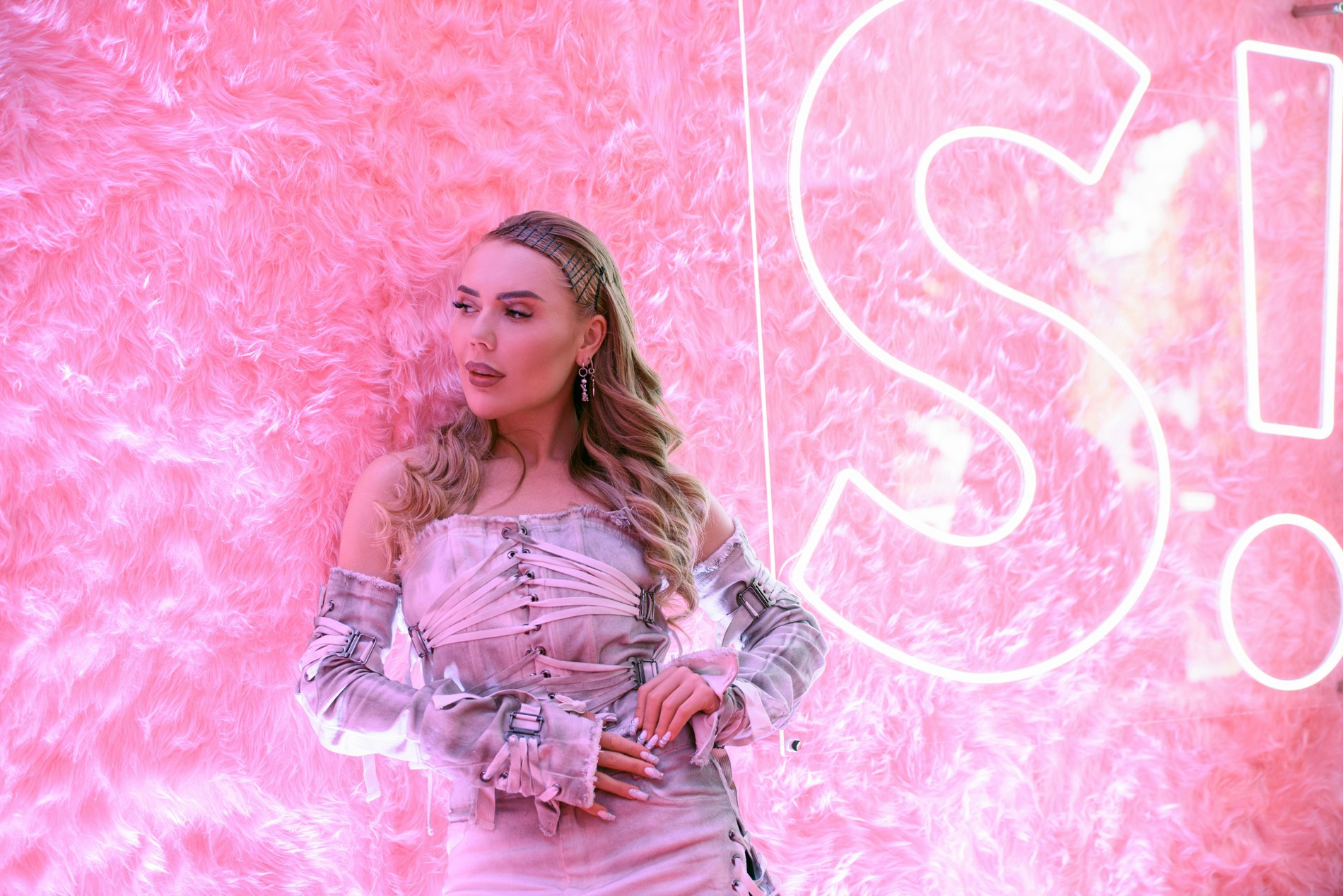 Карина Кросс. Фото: Super