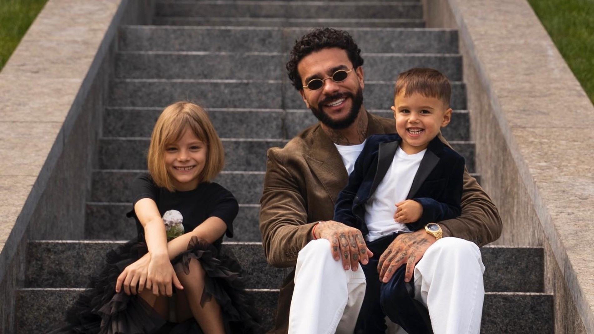 Тимати с дочерью Алисой и сыном Ратмиром. Фото: Инстаграм* / @timatiofficial