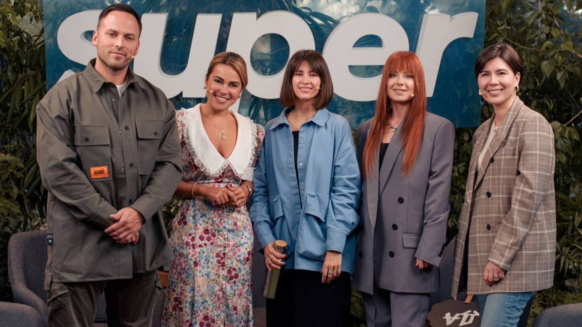 Алексей Столяров, Галина Ржаксенская, Олеся Бесперстова, Юлия Савичева, Анастасия Пиорунская. Фото: Super