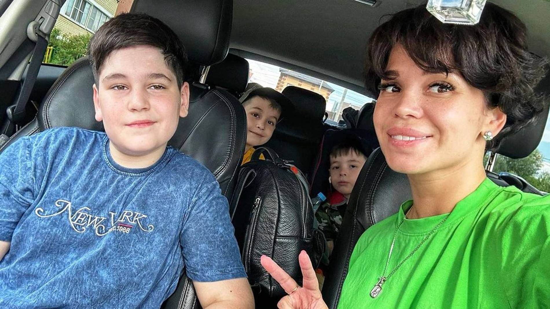 Юлия Салибекова с детьми. Фото: Инстаграм* @salibekova