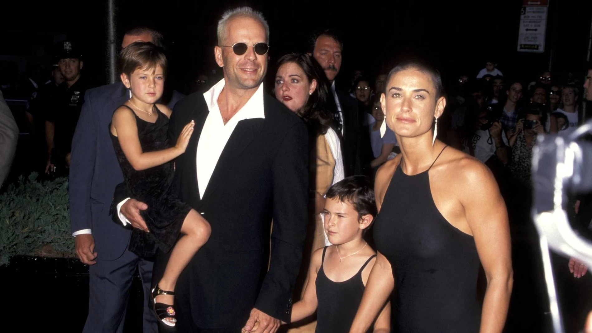 Брюс Уиллис и Деми Мур с дочерьми Румер и Скаут. Фото: Getty Images