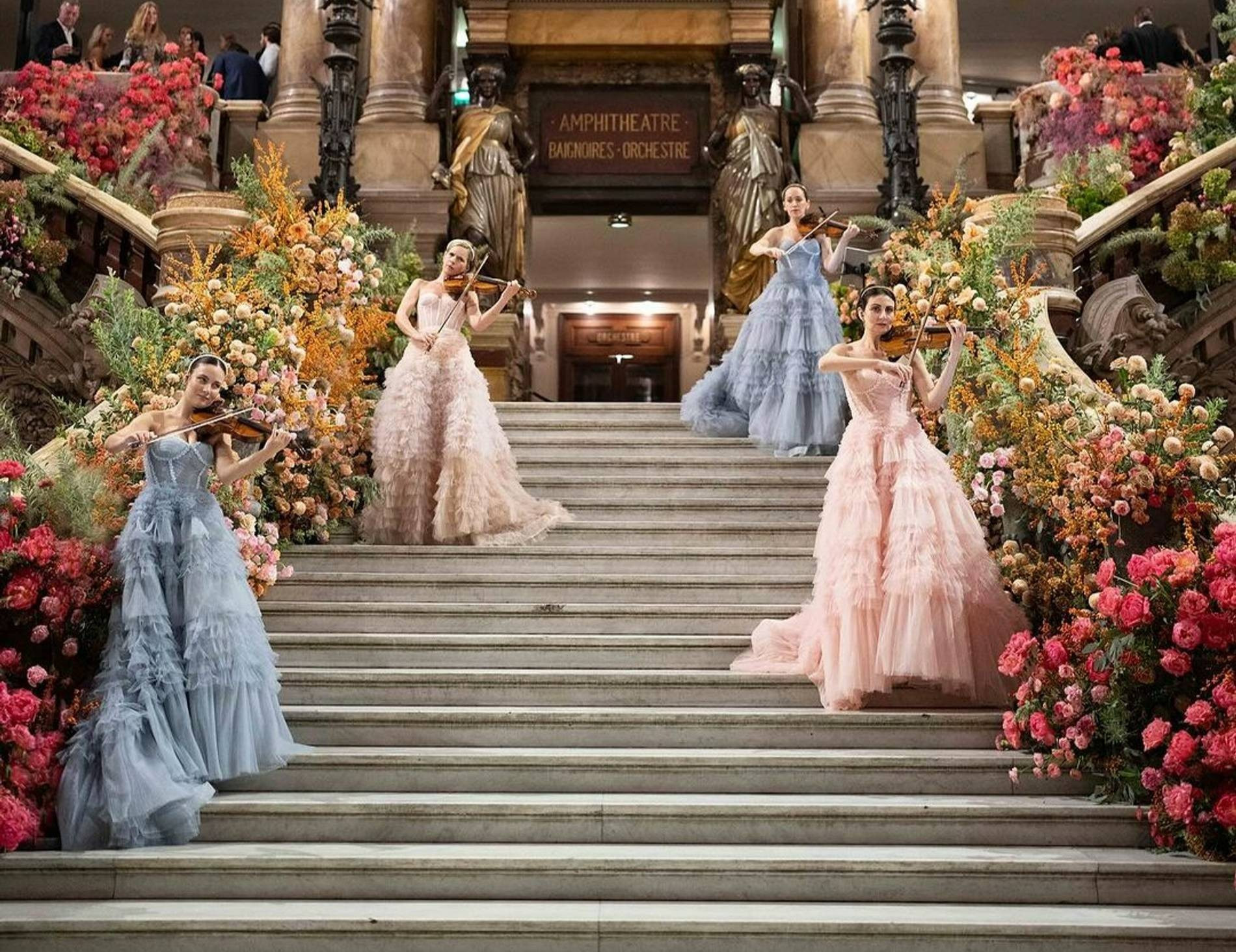 Репетиция торжественного ужина в Опера Гарнье. Фото: Инстаграм* @madelainebrockway