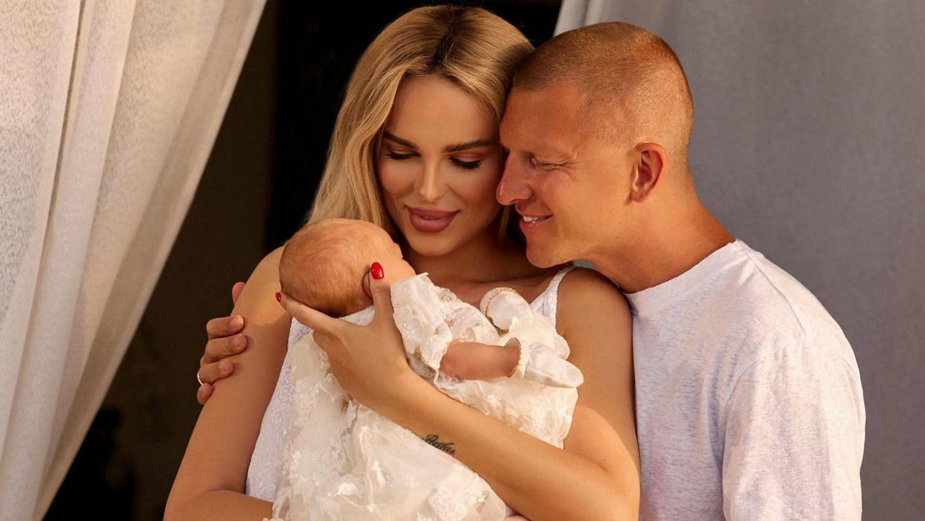 Ханна и Пашу с младшей дочерью. Фото: Инстаграм (запрещен в РФ) @offi_hanna