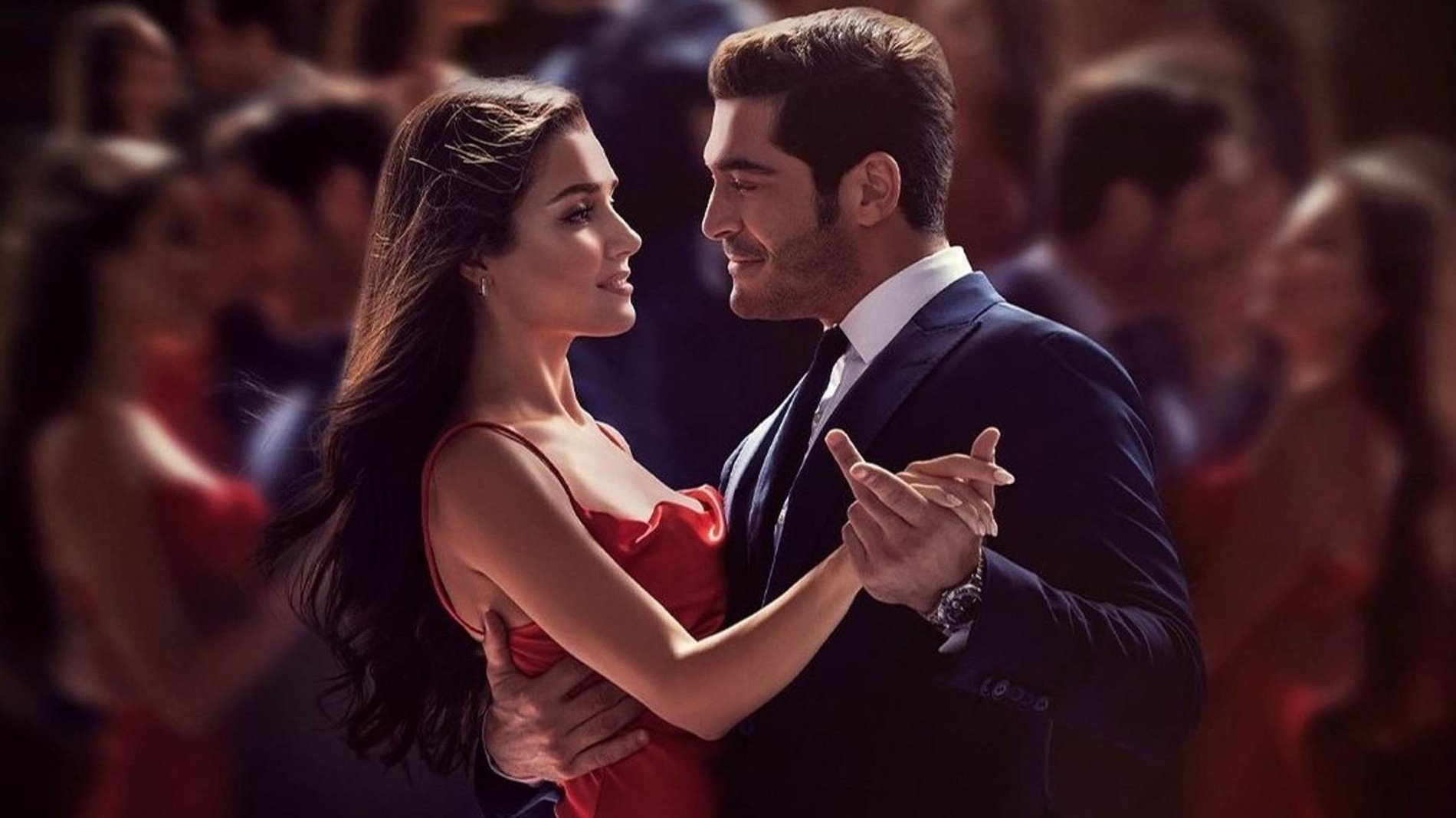 Ханде Эрчел и Бурак Дениз. Фото: Инстаграм (запрещен в РФ)