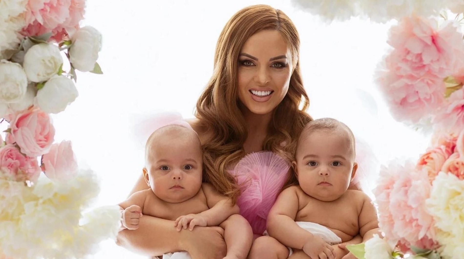 Юлия Ефременкова с сыновьями Даниэлем и Кристианом. Фото: Инстаграм* @efremenkovvvva