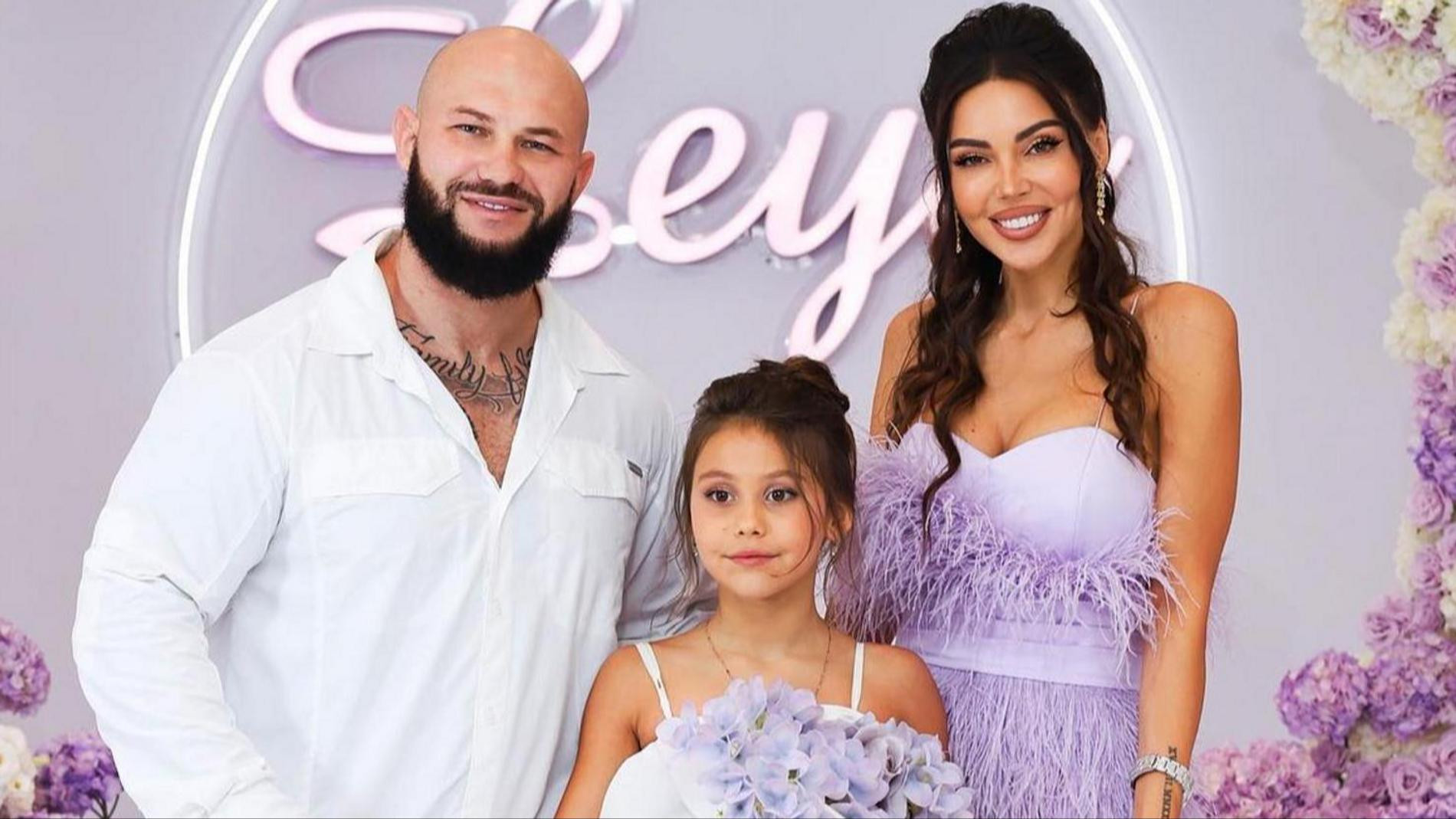 Джиган и Оксана Самойлова с дочерью Леей. Фото: Инстаграм* @samoylovaoxana