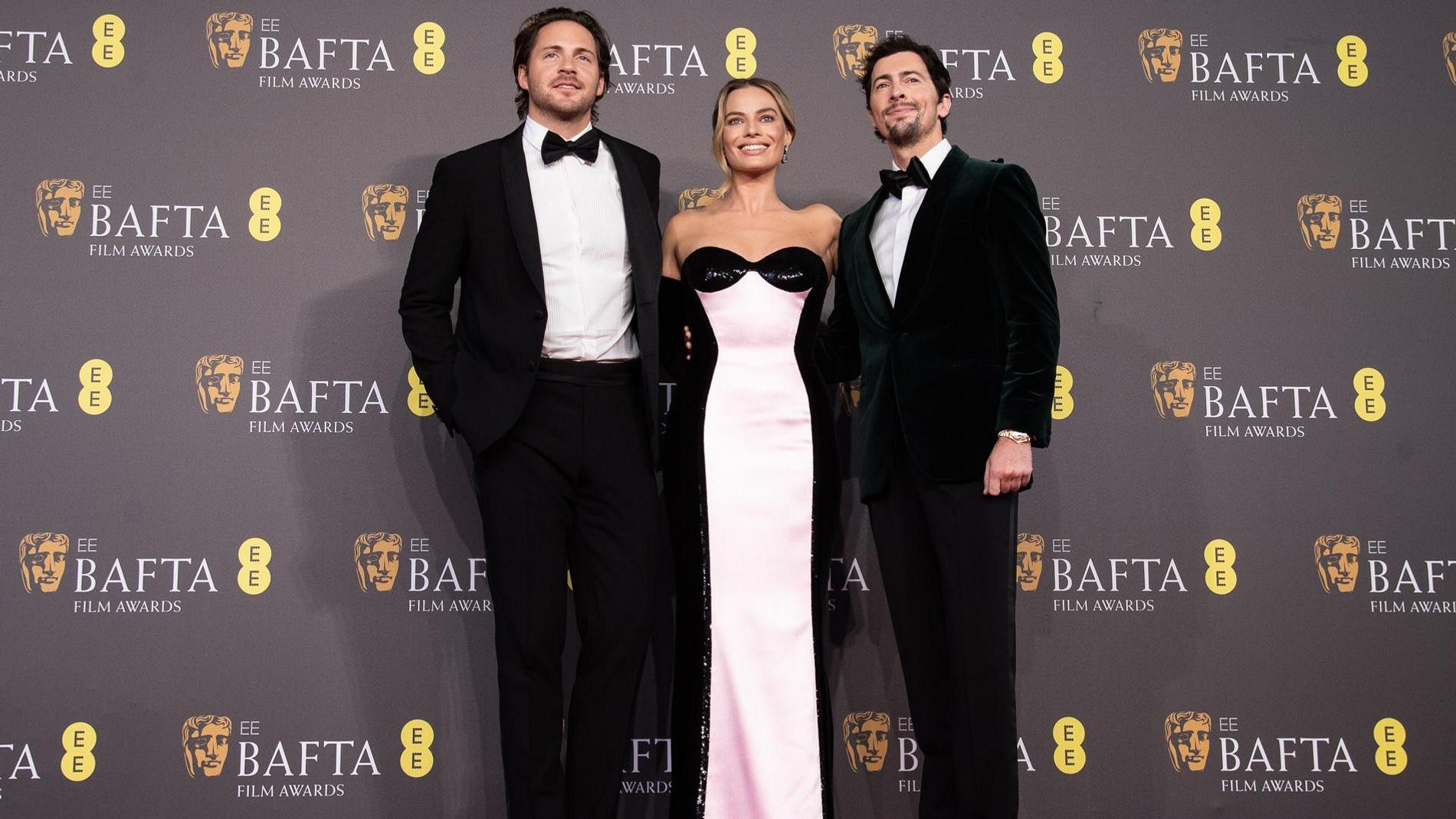 Том Акерли, Марго Робби и Джози Макнамара. Фото: Getty Images