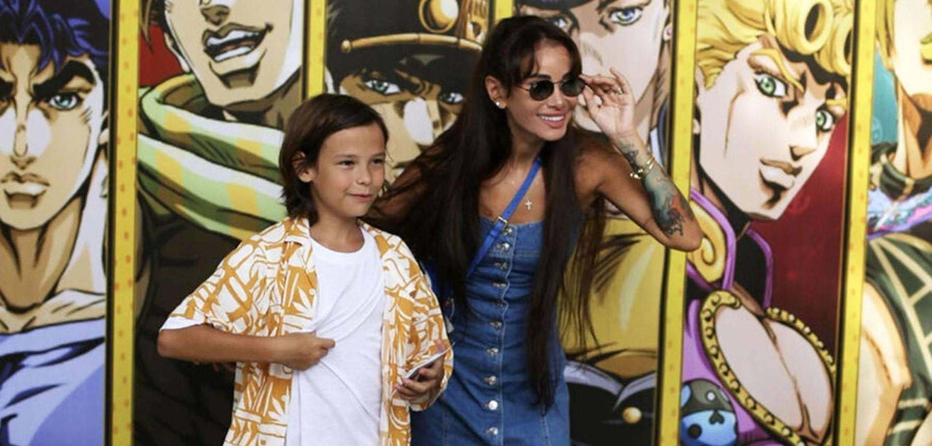 Айза и ее сын Сэм. Фото: Инстаграм* @aizalovesam