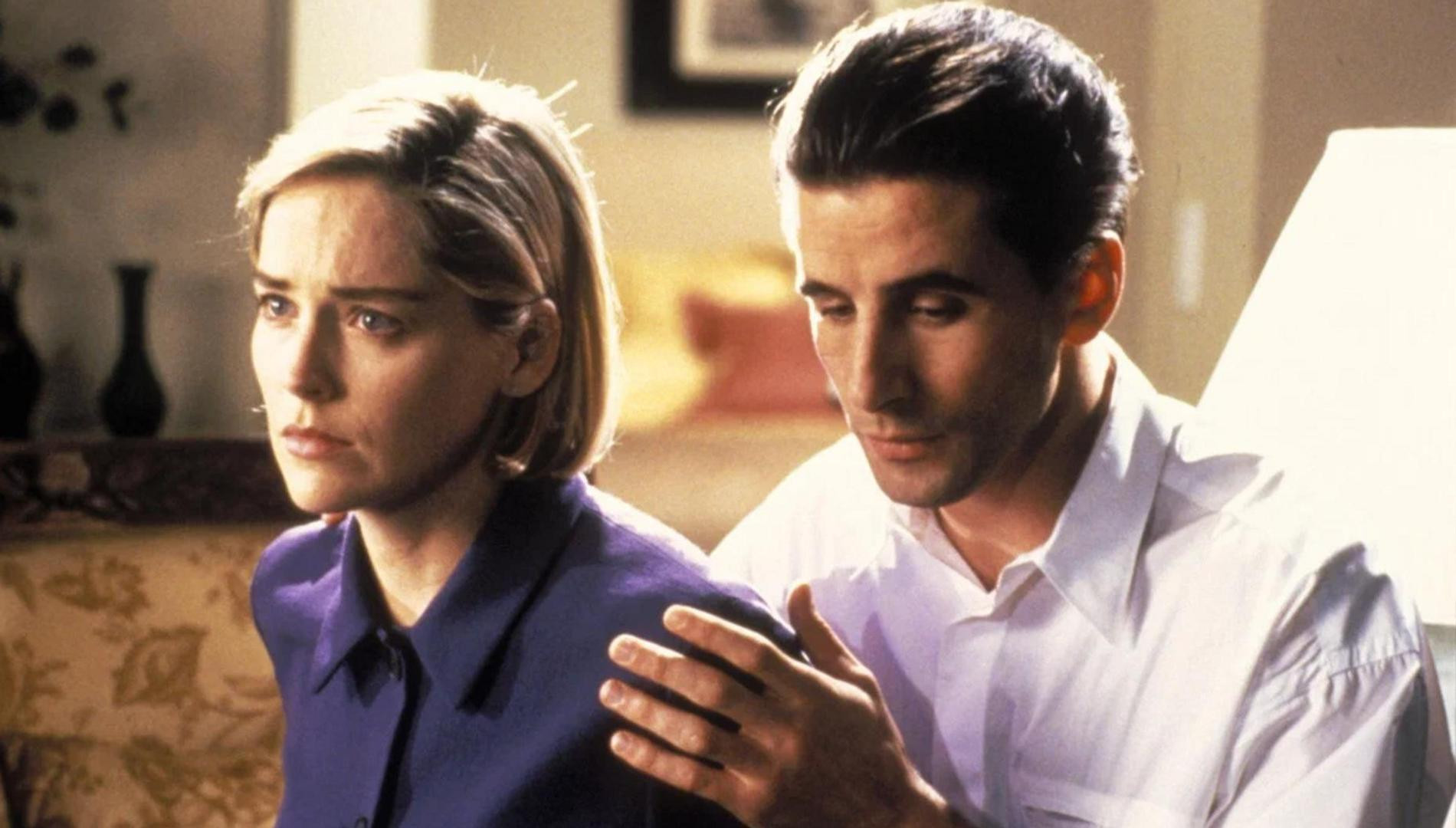 Шерон Стоун и Уильям Болдуин в фильме «Щепка». Фото: Кинопоиск