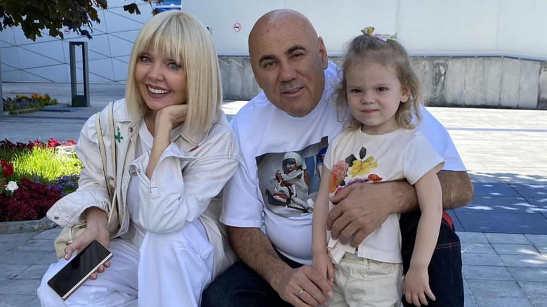 Валерия и Иосиф Пригожин с внучкой Селин. Фото: Инстаграм (запрещен в РФ) @valeriya