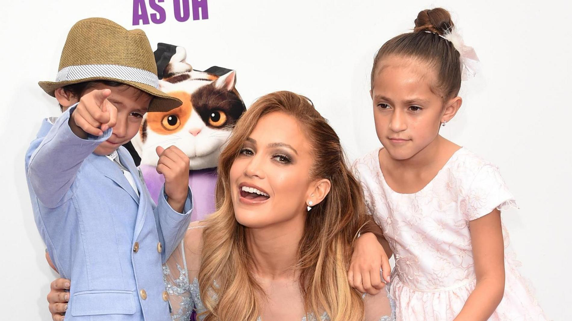 Дженнифер Лопес с детьми. Фото: Getty Images