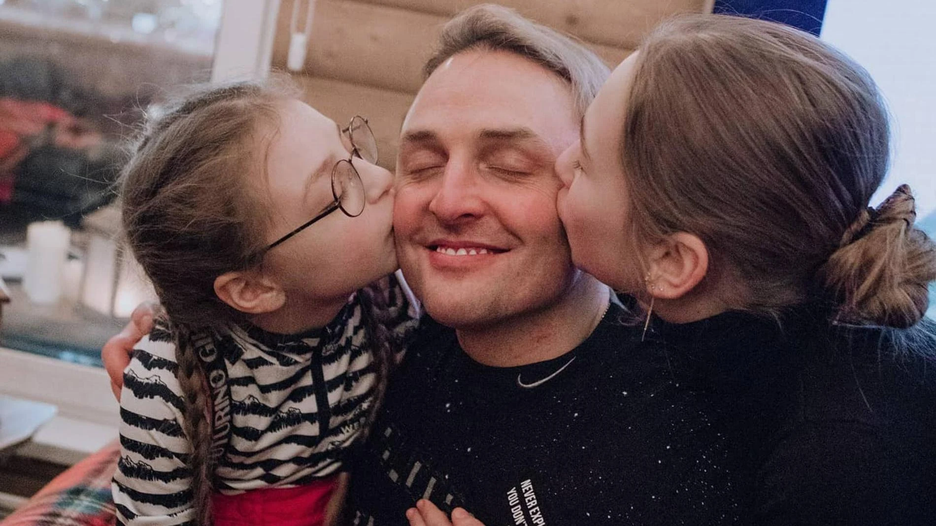 Аскольд Запашный с дочками Эльзой и Евой. Фото: Инстаграм (запрещен в РФ) eva_zapashnaya