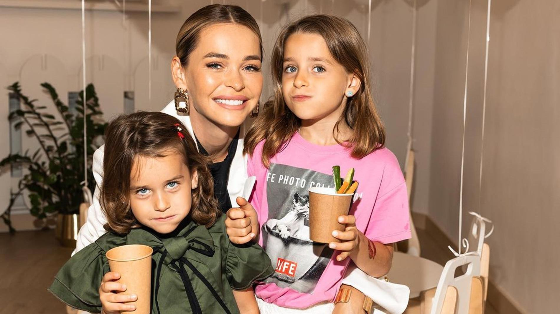 Анна Хилькевич с дочерьми Арианной и Анной-Марией. Фото: Инстаграм* @annakhilkevich