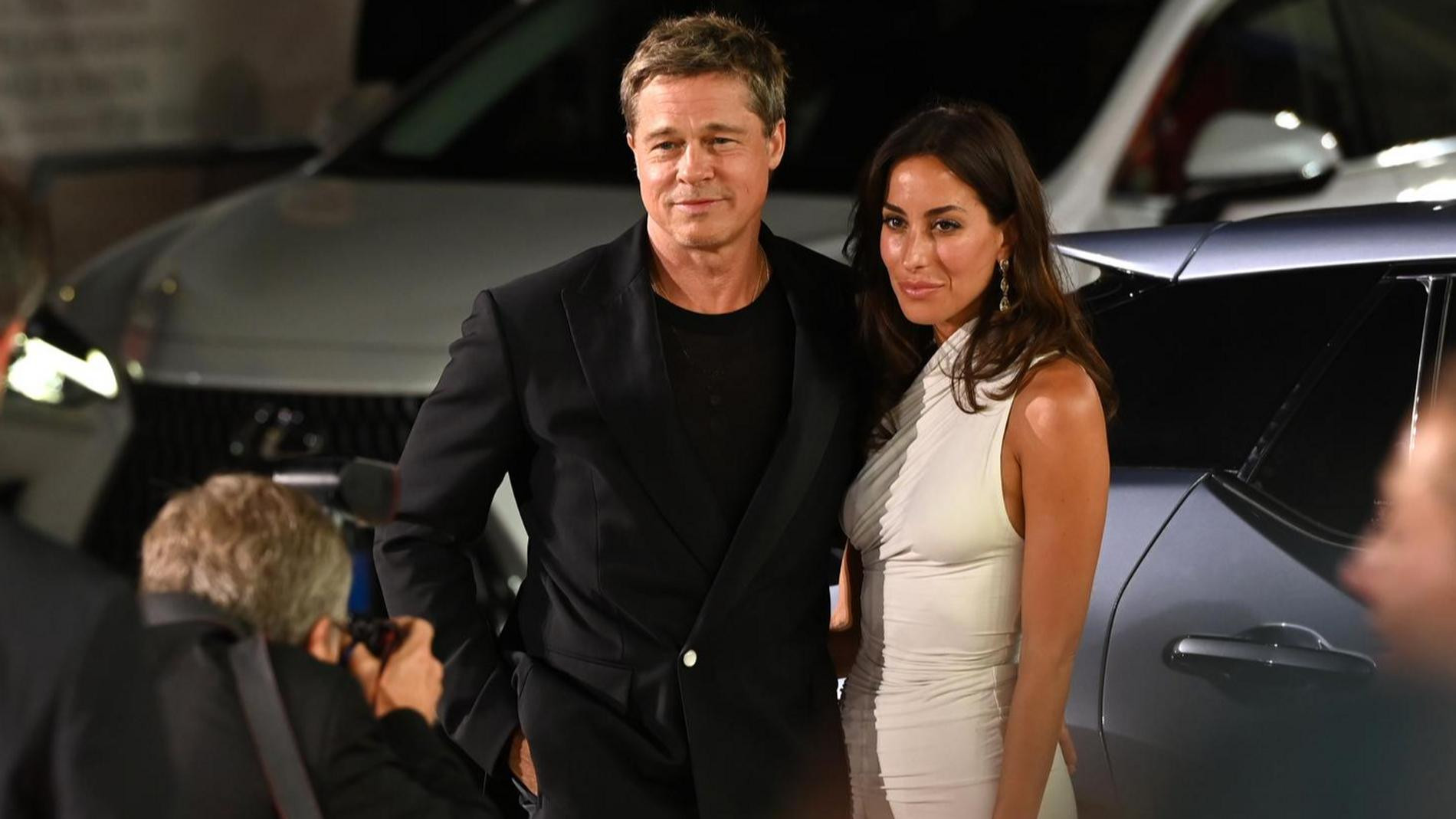 Брэд Питт и Инес де Рамон. Фото: Getty Images